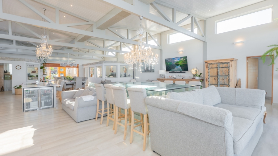 6 Bedroom Property for Sale in Struisbaai Western Cape